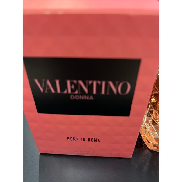 Valentino Donna Born in Roma, 3.4 oz - Picture 2 of 7